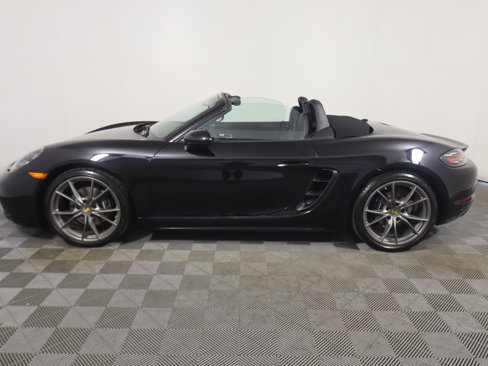 Certified 2022 Porsche 718 Boxster image 2