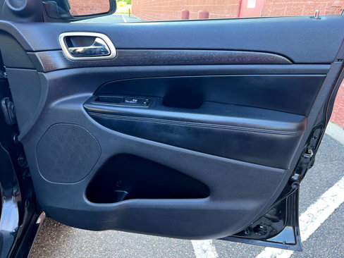Used 2015 Jeep Grand Cherokee Altitude image 17