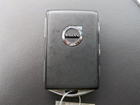 Certified 2023 Volvo XC60 B5 Plus w/ Climate Package image 29