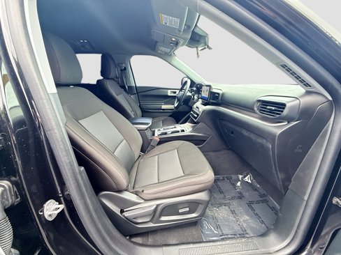 Used 2022 Ford Explorer XLT image 27
