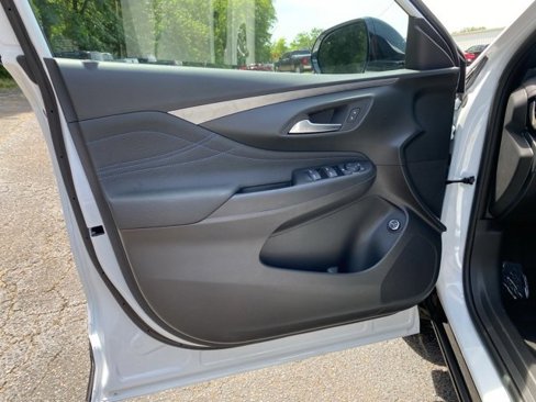 New 2025 Buick Envista Sport Touring w/ Convenience I Package image 12