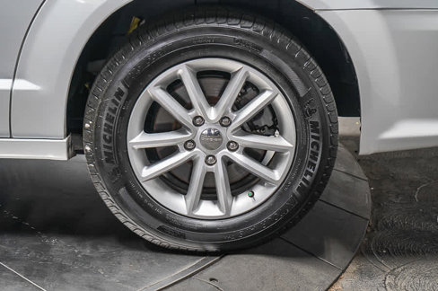 Used 2019 Dodge Grand Caravan SXT image 12