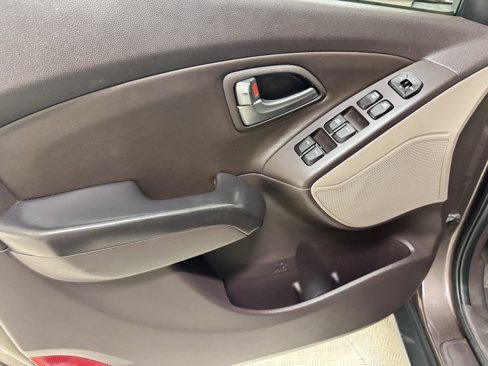 Used 2015 Hyundai Tucson SE image 8
