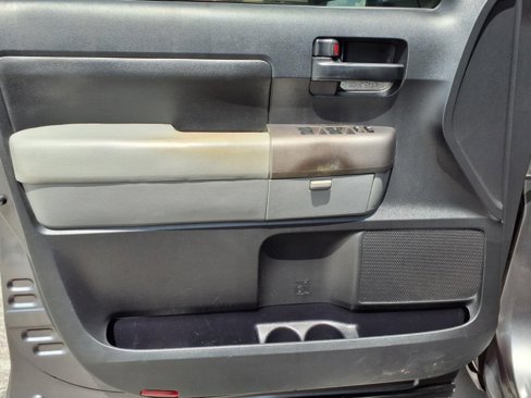 Used 2013 Toyota Tundra 4x4 CrewMax image 23