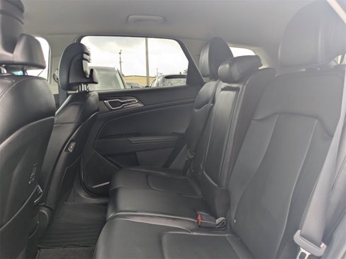 Used 2025 Kia Sportage EX image 12