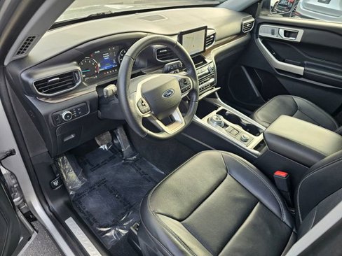 Used 2021 Ford Explorer Limited w/ Equipment Group 301A image 16