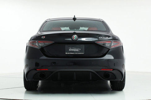 New 2025 Alfa Romeo Giulia w/ Veloce Package Rwd image 4