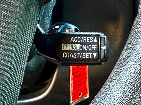 Used 2011 Mitsubishi Endeavor LS image 21