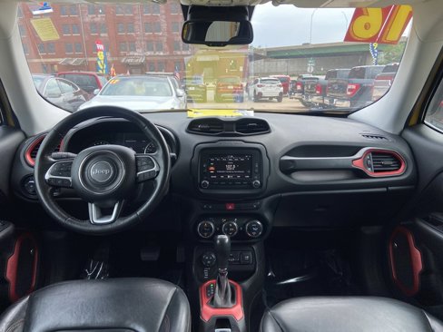 Used 2016 Jeep Renegade Trailhawk w/ Premium Trailhawk Package image 16
