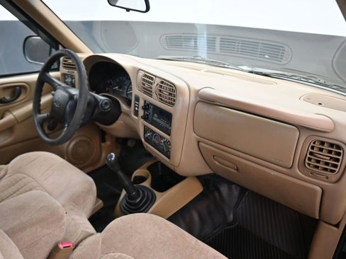 Used 2001 Chevrolet S10 Pickup 2WD Extended Cab w/ Comfort Convenience Pkg image 30