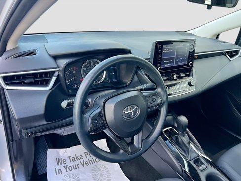 Used 2022 Toyota Corolla LE image 9