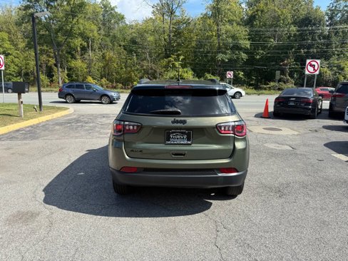 Used 2021 Jeep Compass Sport image 5