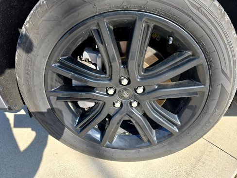 Used 2022 Ford Edge ST-Line w/ Class II Trailer Tow Package image 10