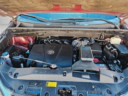 Used 2018 Toyota Highlander XLE image 26