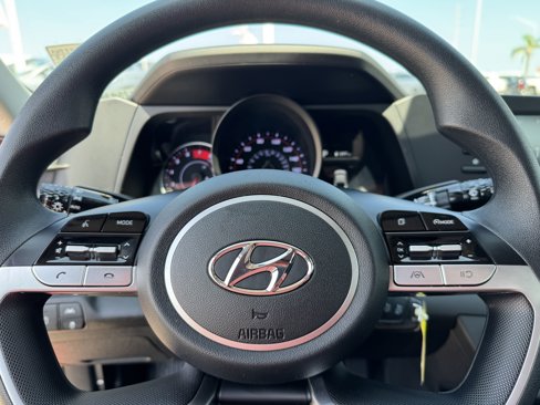 Used 2023 Hyundai Elantra SE image 27