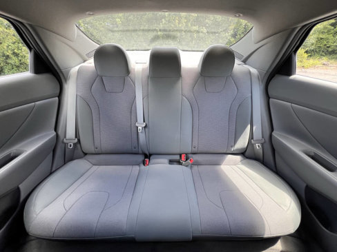 Used 2021 Hyundai Elantra SE image 27