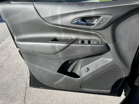 Used 2023 Chevrolet Equinox LT image 12