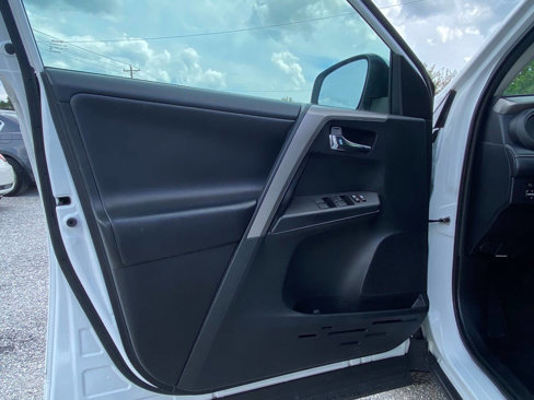 Used 2018 Toyota RAV4 Adventure image 16