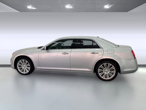 Used 2011 Chrysler 300 Limited image 2