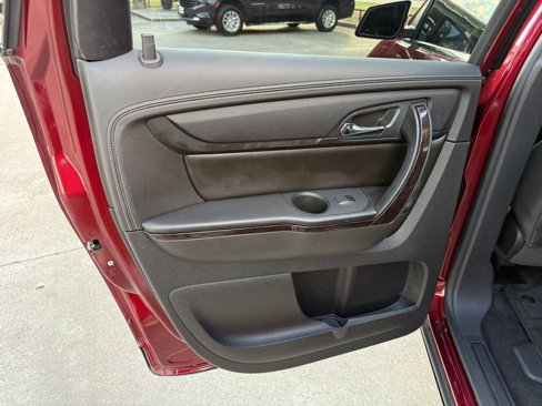 Used 2017 Chevrolet Traverse Premier image 23