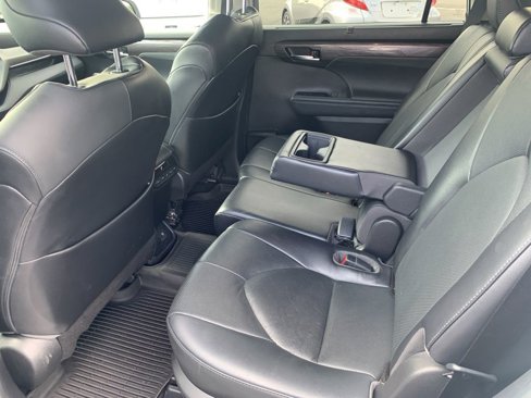 Used 2022 Toyota Highlander Limited image 14