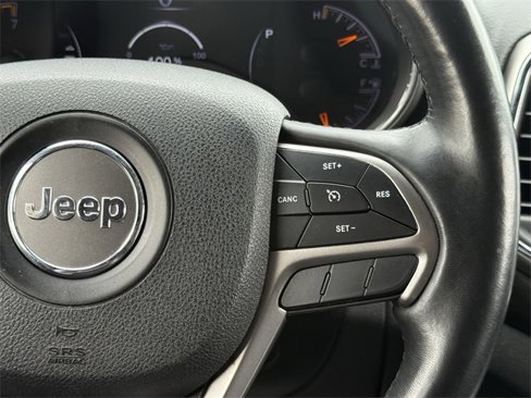 Used 2018 Jeep Grand Cherokee Altitude image 14
