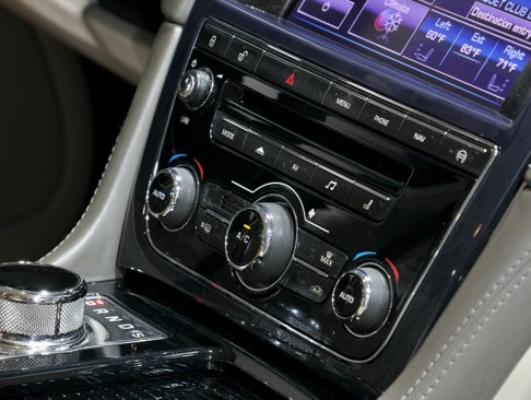 Used 2013 Jaguar XJ image 55