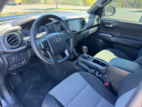 Used 2023 Toyota Tacoma TRD Off-Road image 6