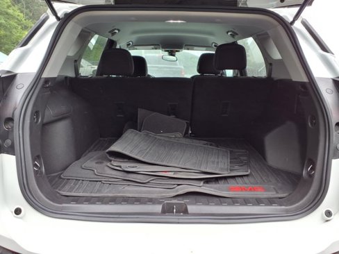Used 2022 GMC Terrain SLE image 8