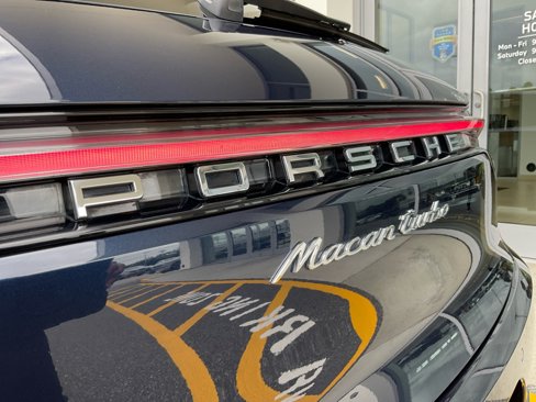 Used 2020 Porsche Macan Turbo image 14