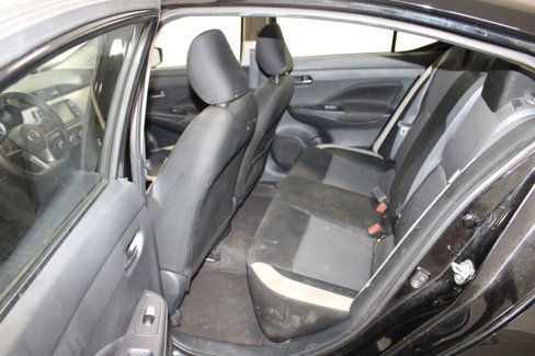 Used 2022 Nissan Versa SV image 15