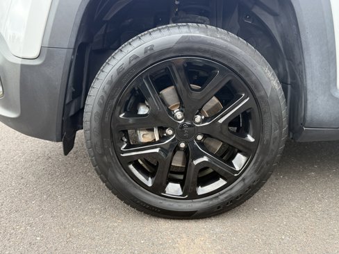 Used 2018 Jeep Renegade Altitude image 17