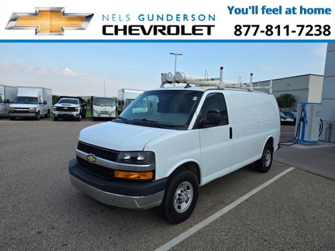 Used 2016 Chevrolet Express 3500 image 2
