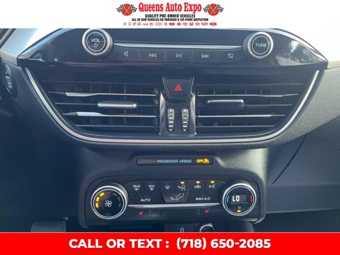 Used 2020 Ford Escape SE image 15