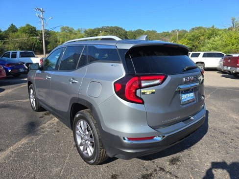 Certified 2024 GMC Terrain SLT image 3