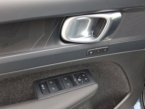 Certified 2023 Volvo C40 P8 Recharge Plus image 12