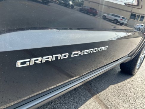 Used 2015 Jeep Grand Cherokee Laredo w/ Quick Order Package 23E image 8