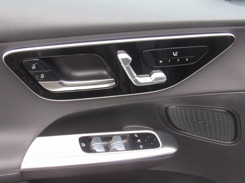 Certified 2025 Mercedes-Benz GLC 300 4MATIC image 13
