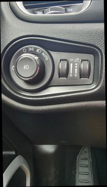Used 2018 Jeep Renegade Latitude image 26