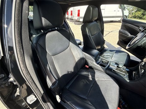 Used 2014 Chrysler 300 C image 28