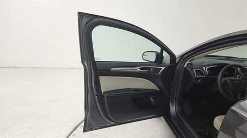 Used 2018 Ford Fusion S image 23