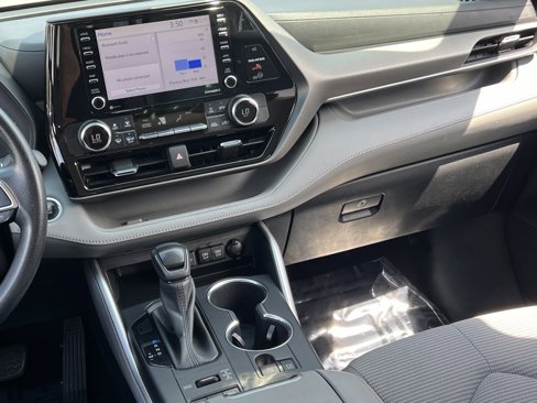 Used 2021 Toyota Highlander L image 23
