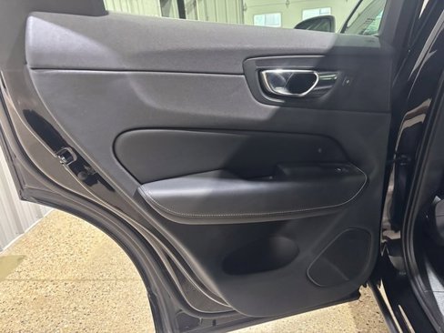 Used 2018 Volvo XC60 T6 R-Design w/ Convenience Package image 24