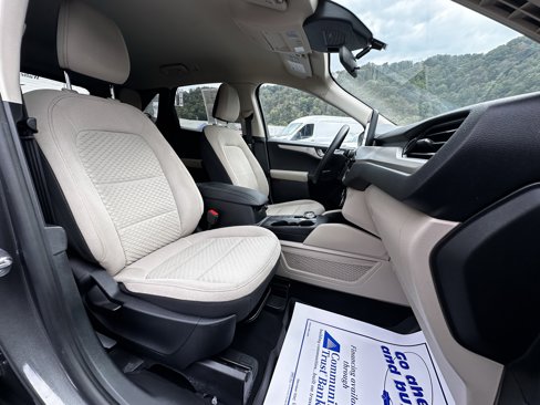Used 2020 Ford Escape SE image 28