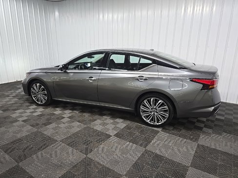 Used 2023 Nissan Altima 2.5 SL image 4