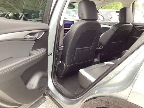 Certified 2024 Buick Envision Sport Touring image 34