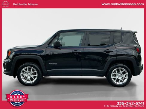 Used 2023 Jeep Renegade Latitude image 3