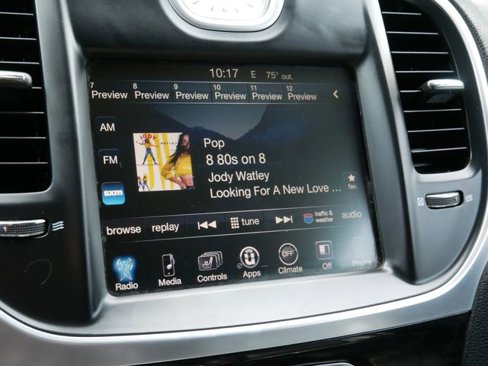 Used 2016 Chrysler 300 Limited image 19