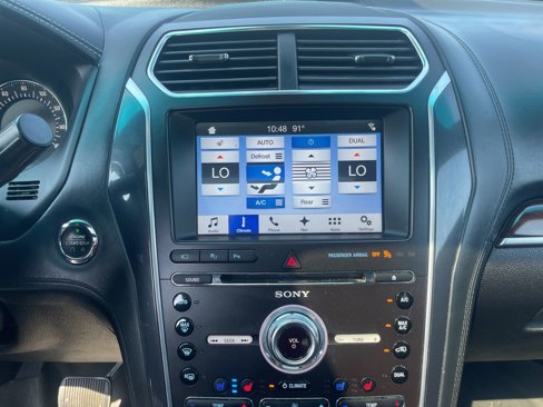 Used 2017 Ford Explorer Platinum image 10