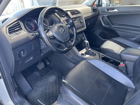 Used 2018 Volkswagen Tiguan SEL image 5